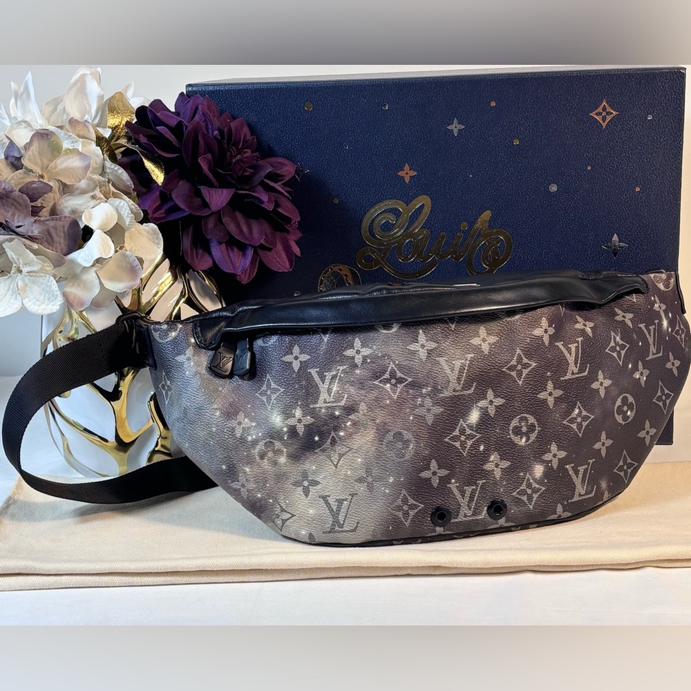 Louis Vuitton Monogram Galaxy Discovery Bumbag